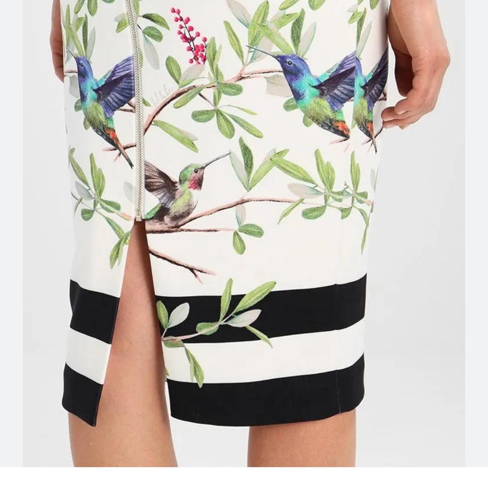 Ted Baker LONDON Size 5 Evrely in HighGrove Print Body Con Dress